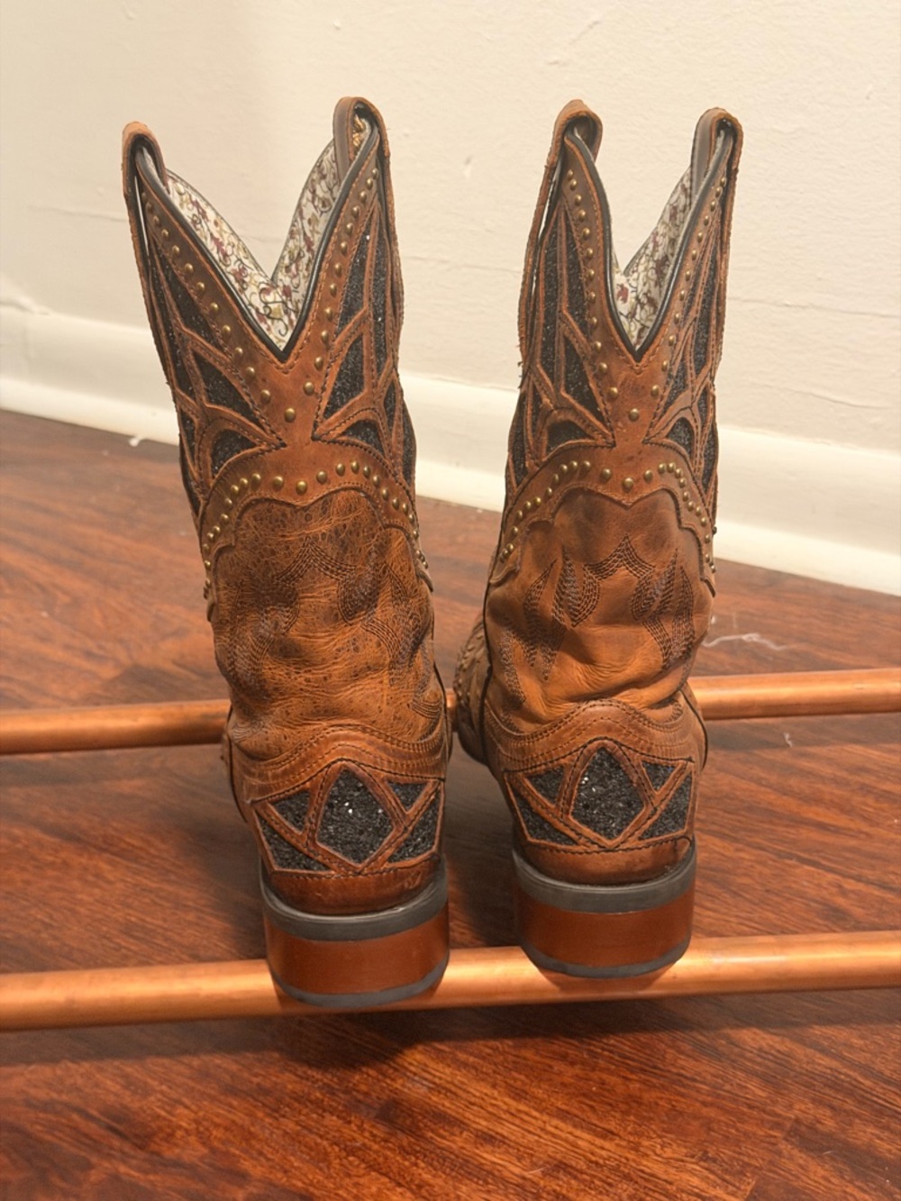 Loredo Western Cowgirl Boots with Black Inset Details - Picture 3 of 4